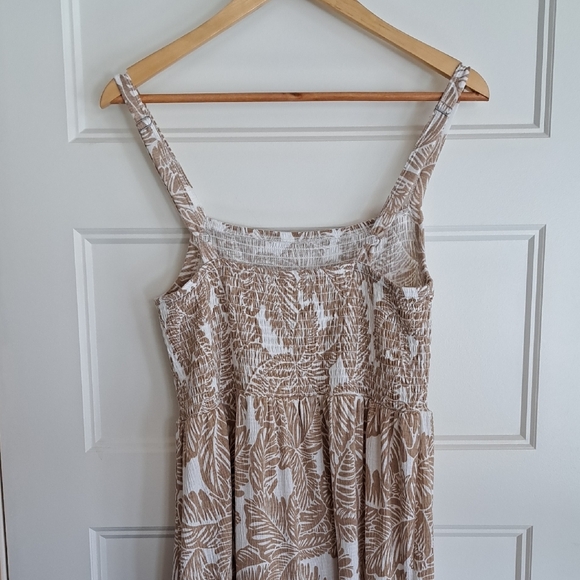 Gentle Fawn Beige Leaf-Print Maxi Dress with Smocked Bodice - Picture 5 of 5